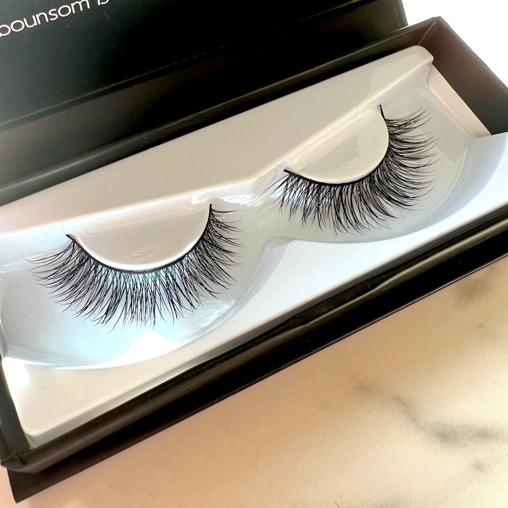 NIB never worn  nu•bounsom silk lashes